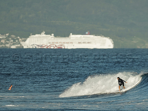 Wes Shaw Surfing 20240908 -214949