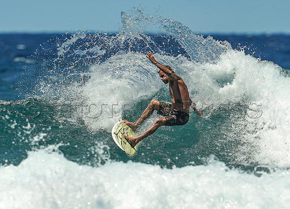 Wes Shaw Surfing 20240908 -215467